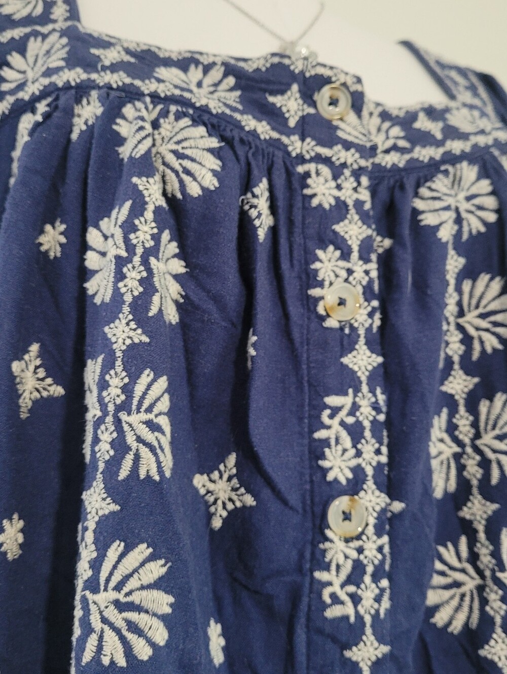 Torrid Navy Blue Crinckle Gauze Plus Size 2 Top with Yvory Floral Embroidery - Picture 2 of 9